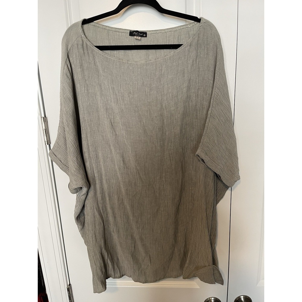 Final Touch Top Over Sized Textured Size Medium‎ Gray D15586